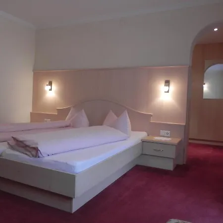 Hotel Bergfriede 3*